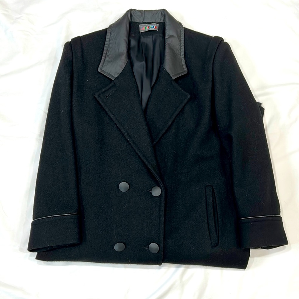 Ladies 3/4 length black wool coat… leather collar… dry cleaned
